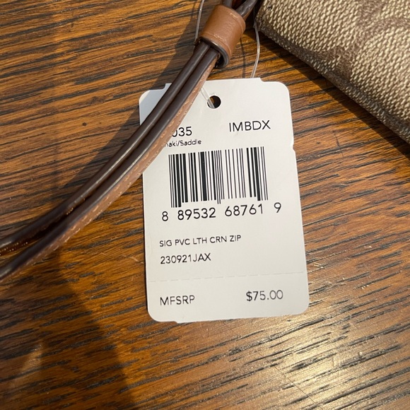 coach canvas with crossgrain leather trim Corner Zip wristlet BNWT - Picture 3 of 4